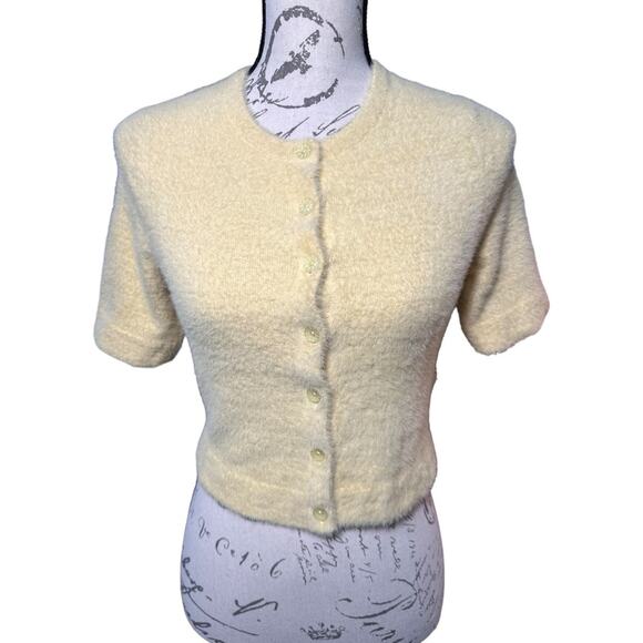 Women's | Levi's | NWT Yellow Cropped Button-Up Soft Fluffy Sweater - S - Picture 1 of 6